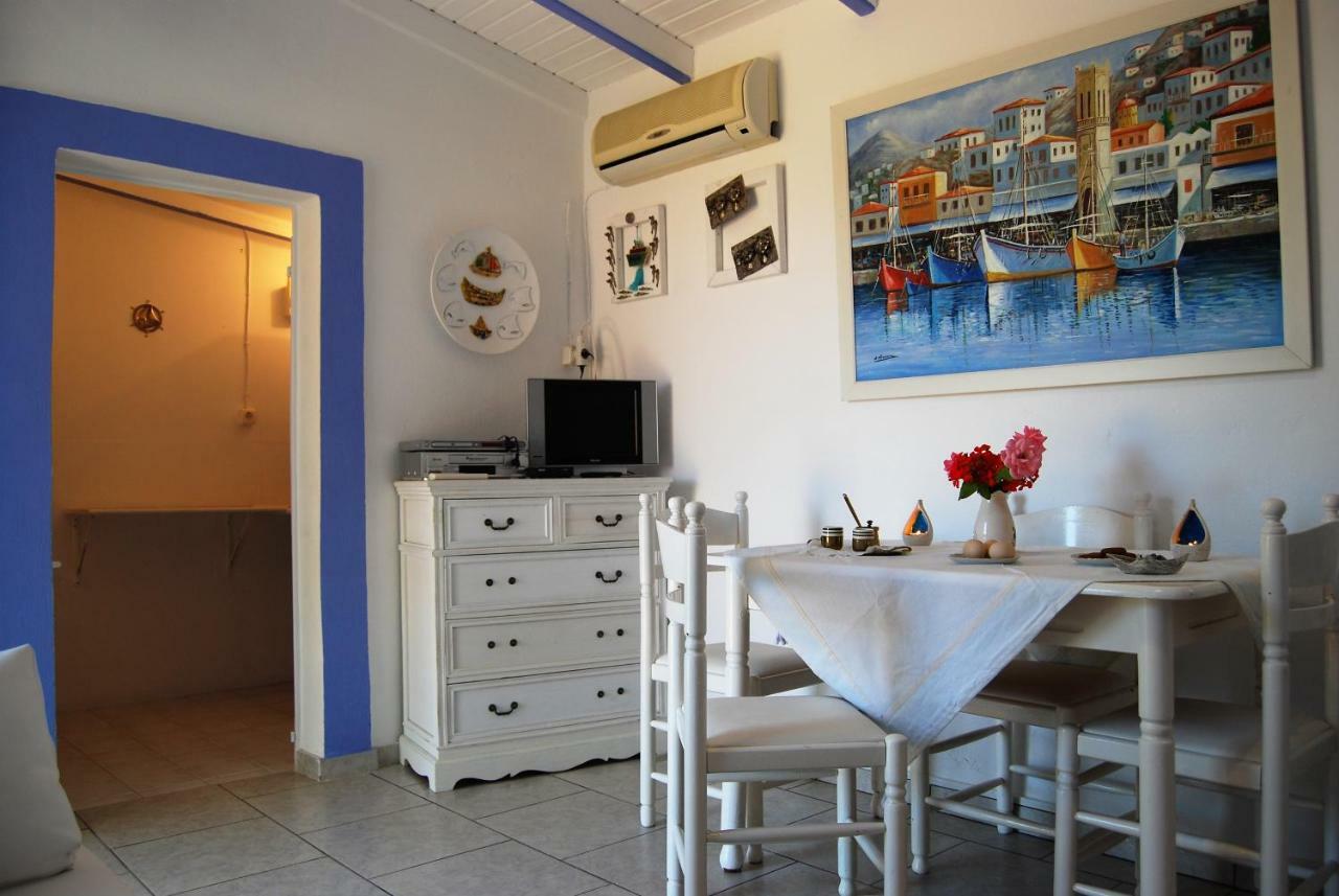 Killini Cottage Studio The Small Cyclades Kastro-Kyllini Bagian luar foto